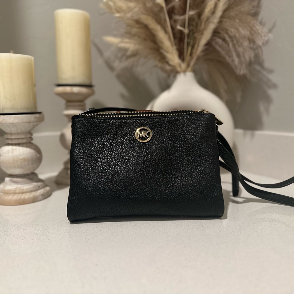 Micheal Kors Black Cross Body bag